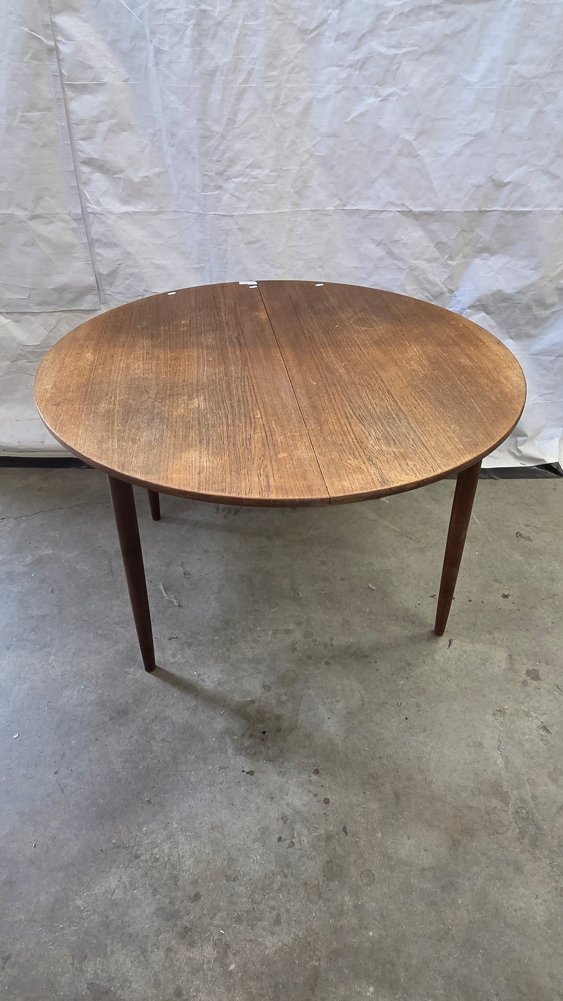Round Teak Dining Table DITA-0526-001