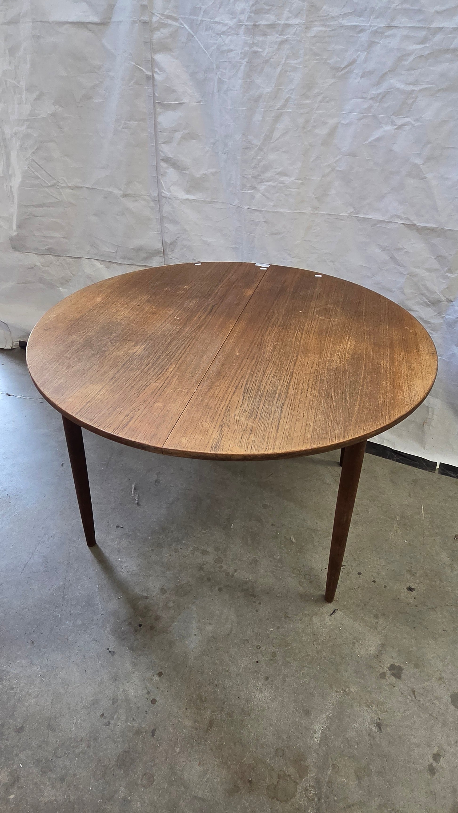 Round Teak Dining Table DITA-0526-001
