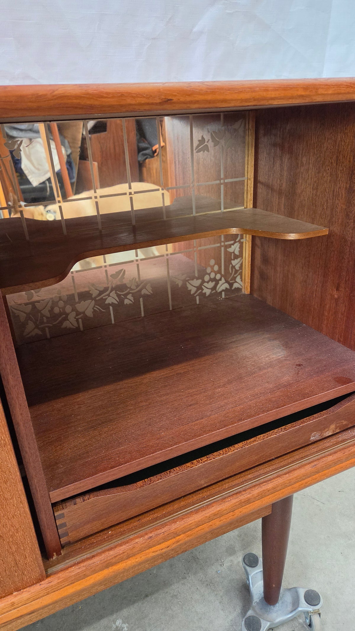 Teak Credenza with Sculptural Pulls CRDZ0526002