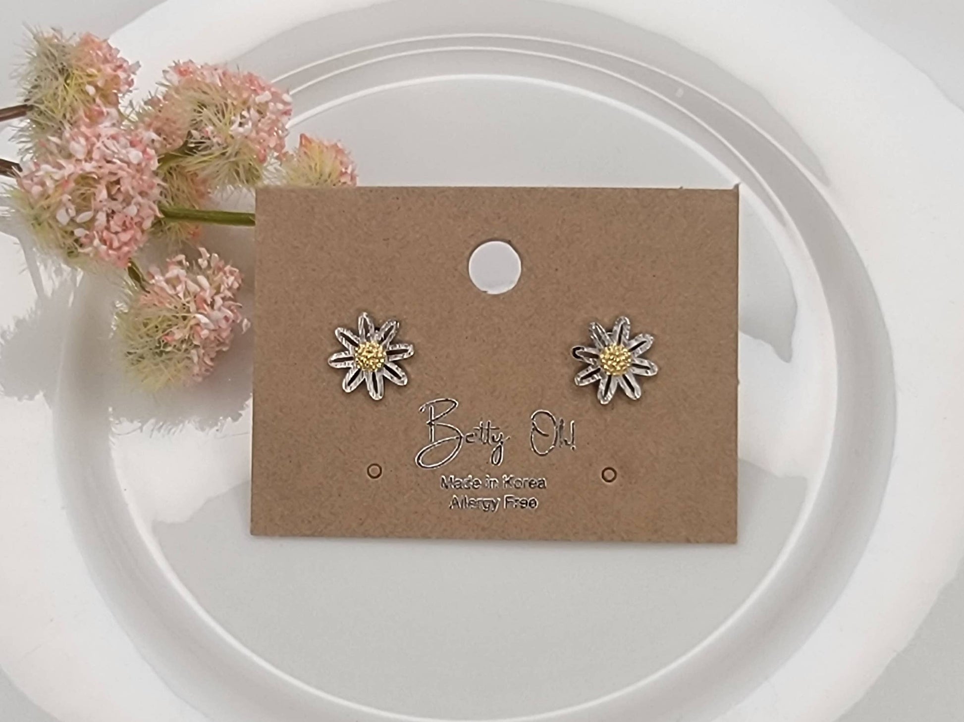 Daisy Post Earring