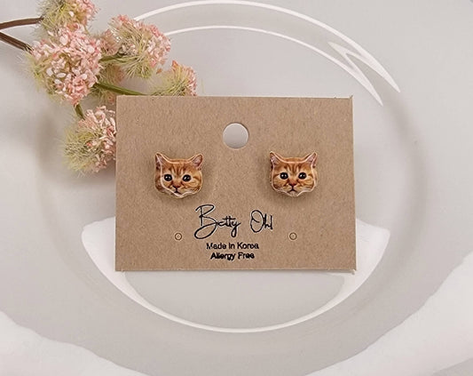 CAT POST EARRINGS.