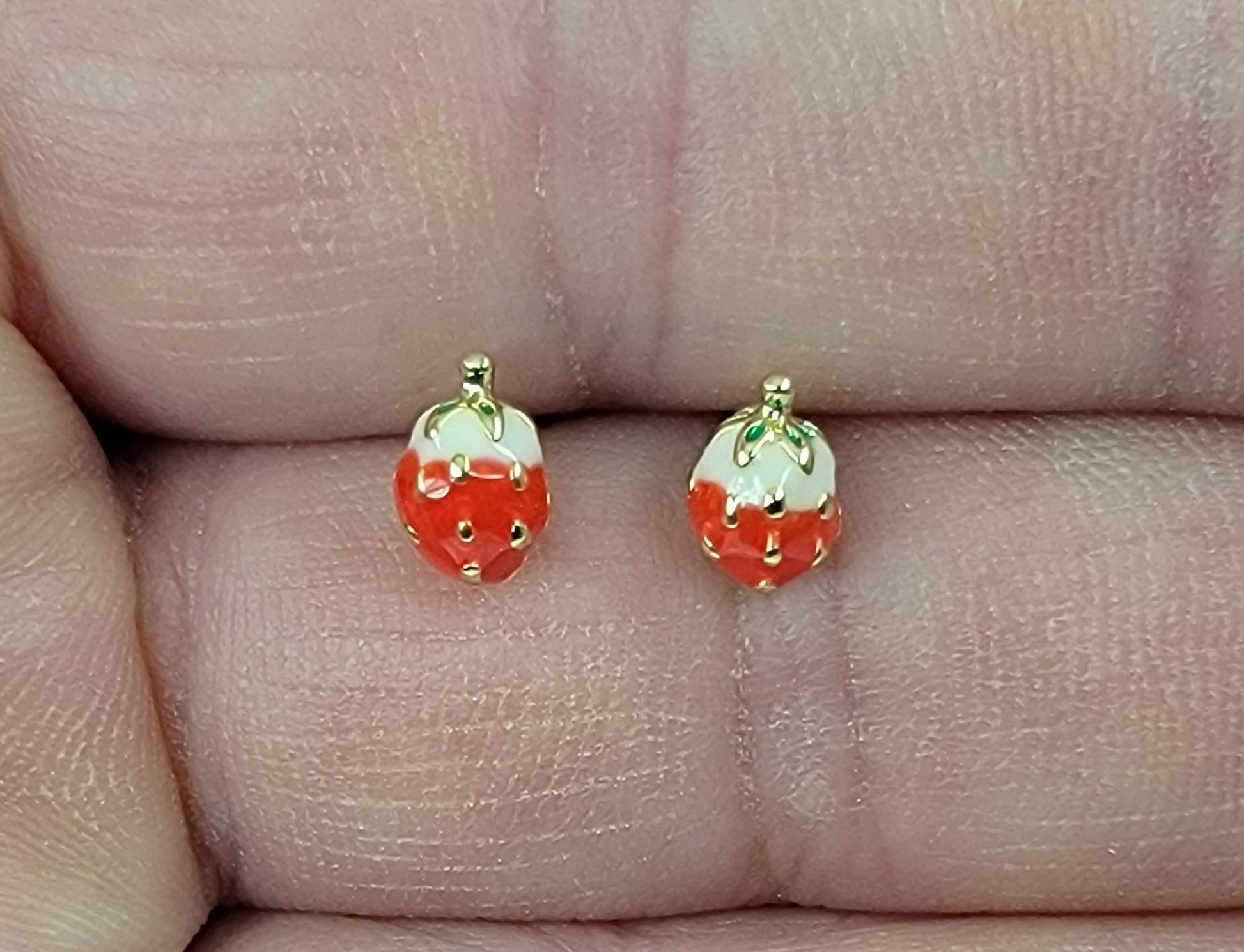 3D MINI STRAWBERRY POST EARRINGS.