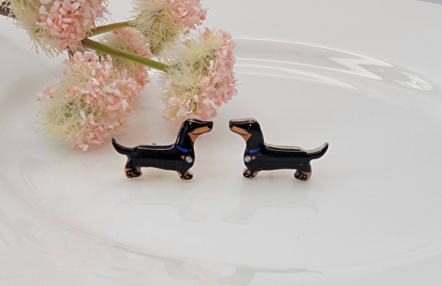 DACHSHUND POST EARRINGS.