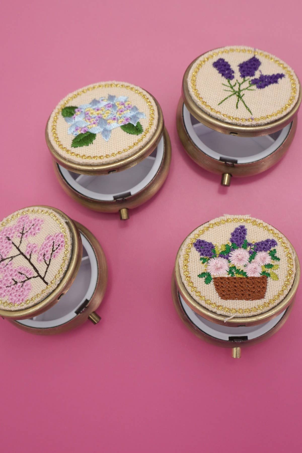 FLORAL EMBROIDERY JEWELRY BOX