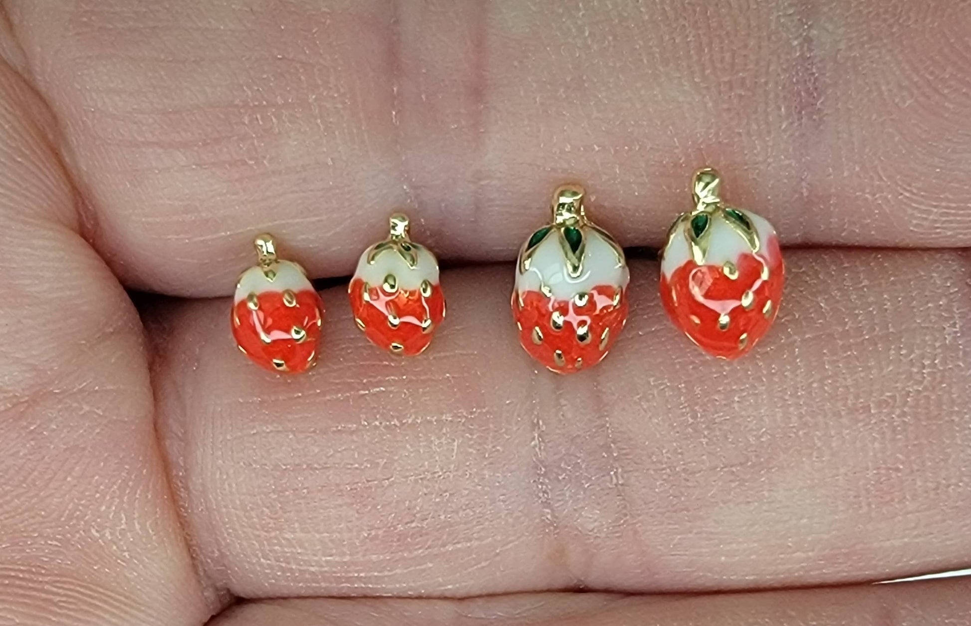 3D MINI STRAWBERRY POST EARRINGS.