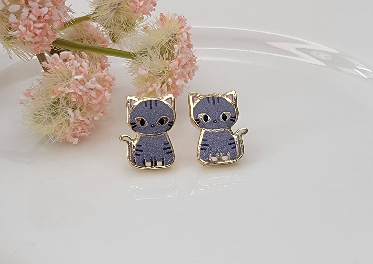 CAT POST EARRINGS.