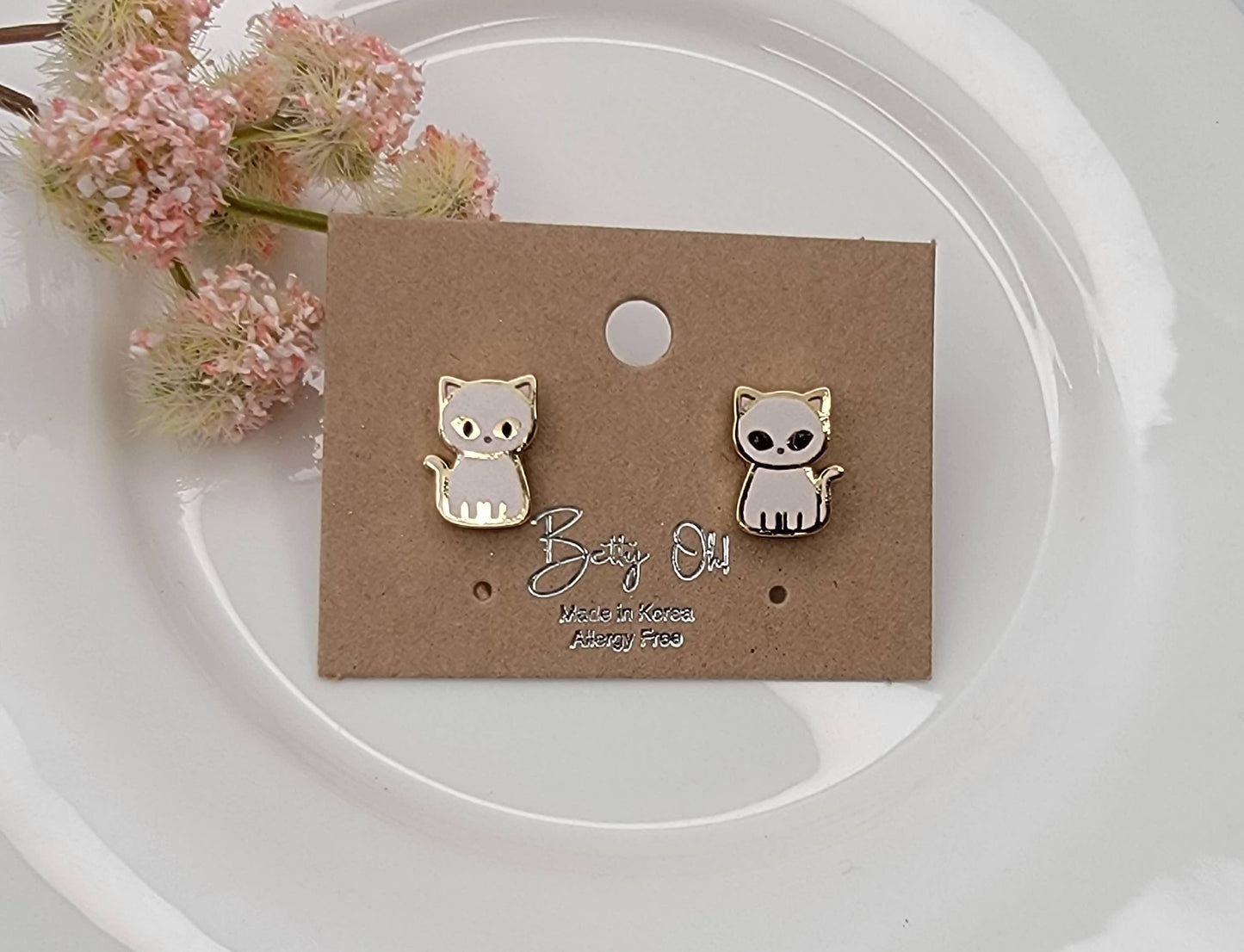 CAT POST EARRINGS.