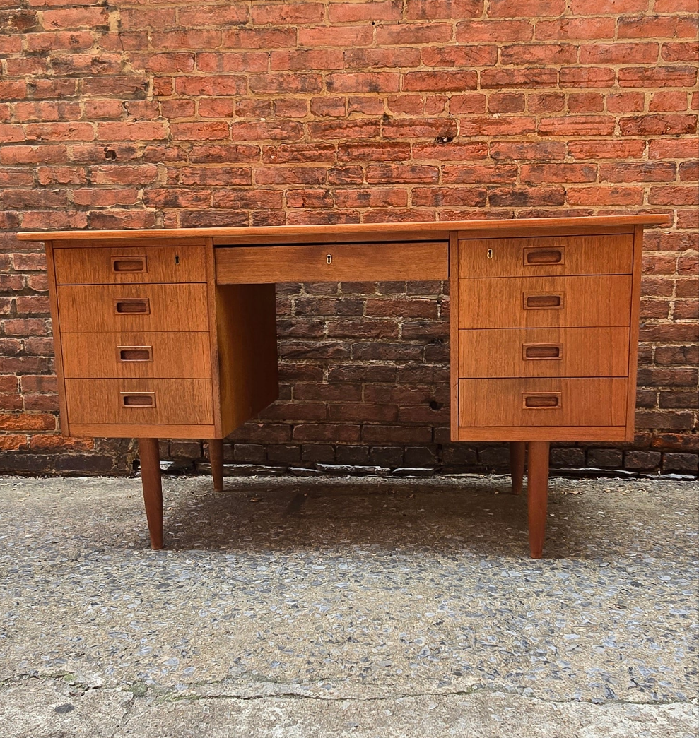 Danish Teak Desk 0925004