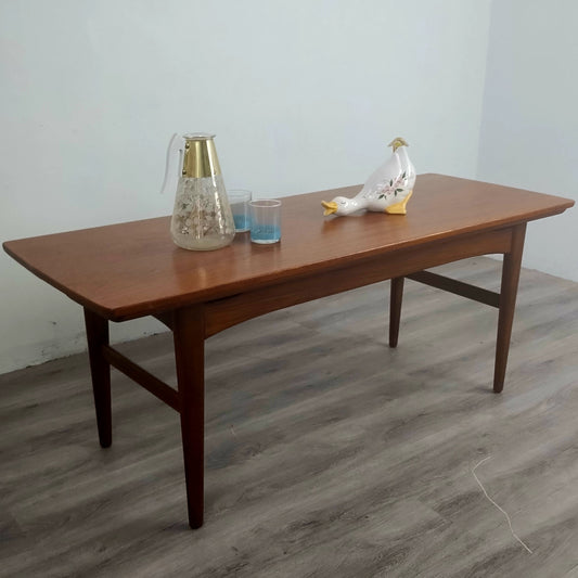Danish Transforming Table