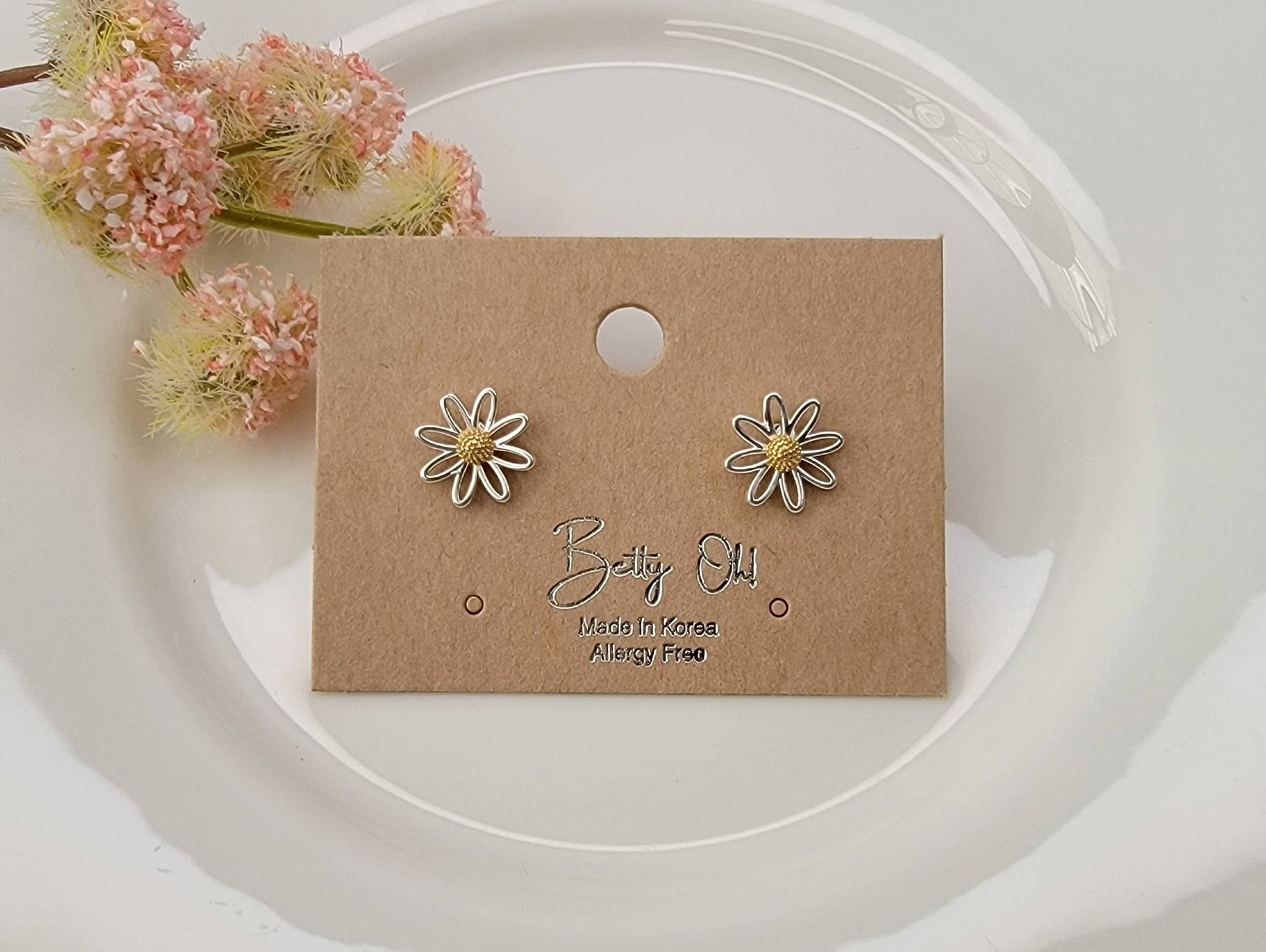 Daisy Post Earring
