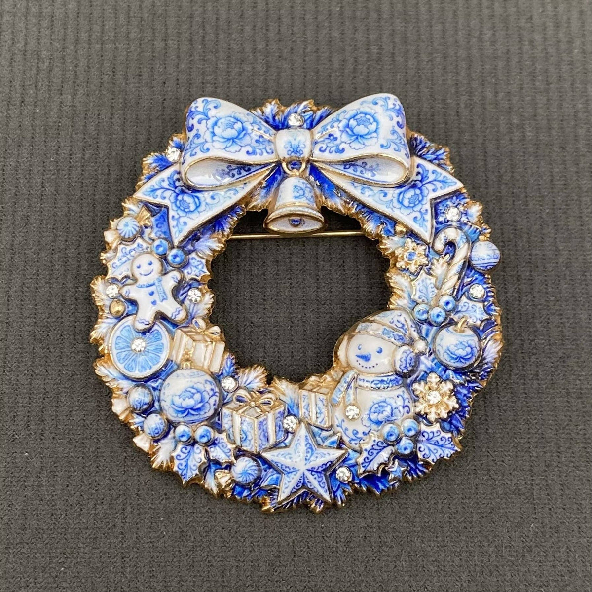 Christmas Wreath Brooch