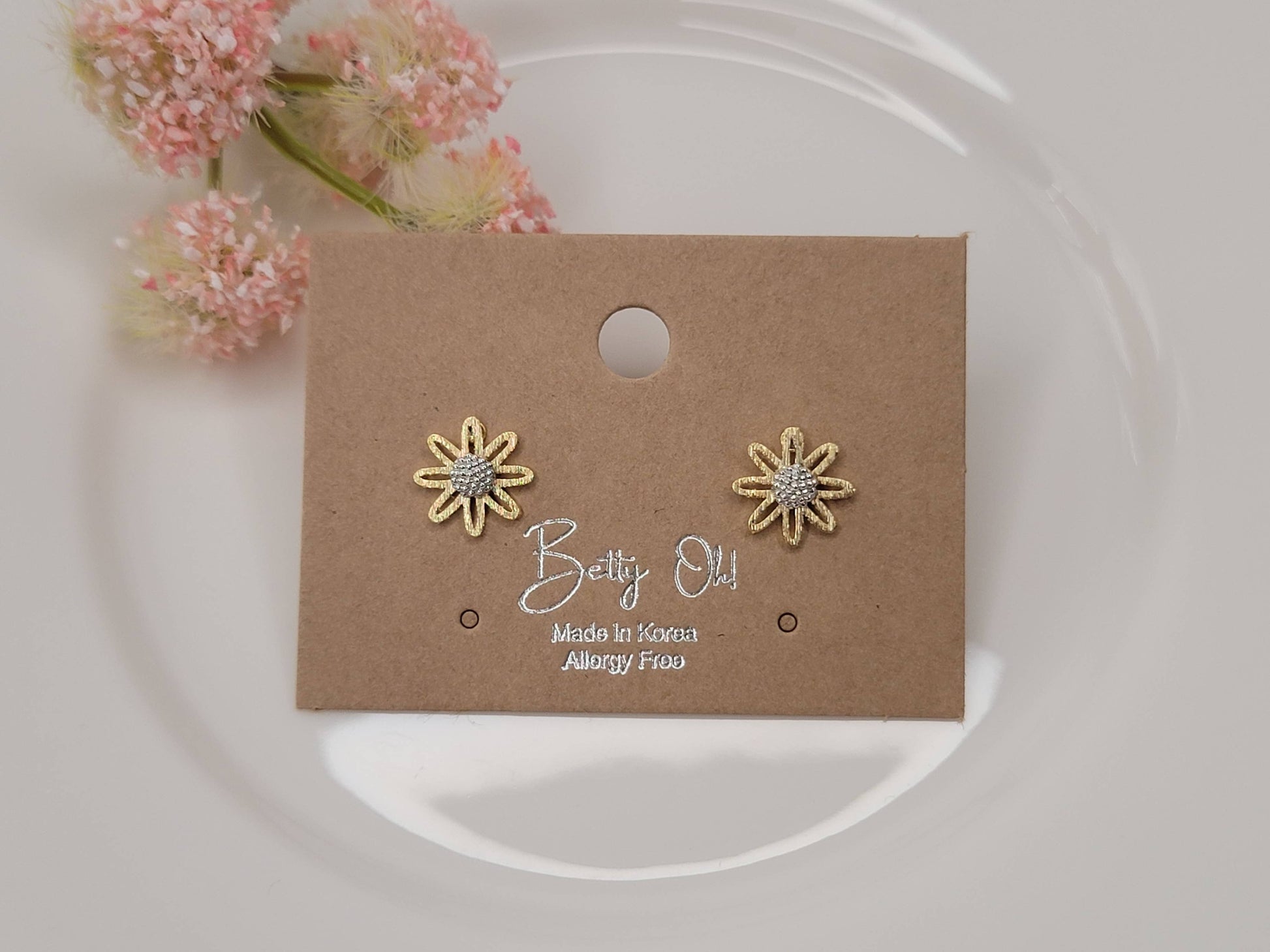 Daisy Post Earring