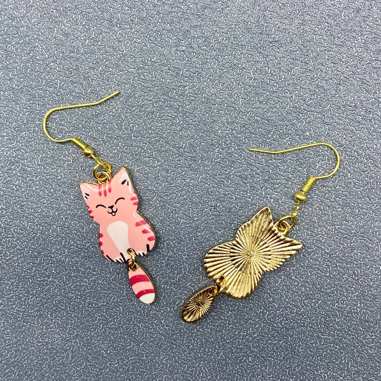 Cat Dangle Earrings - Vintage MC