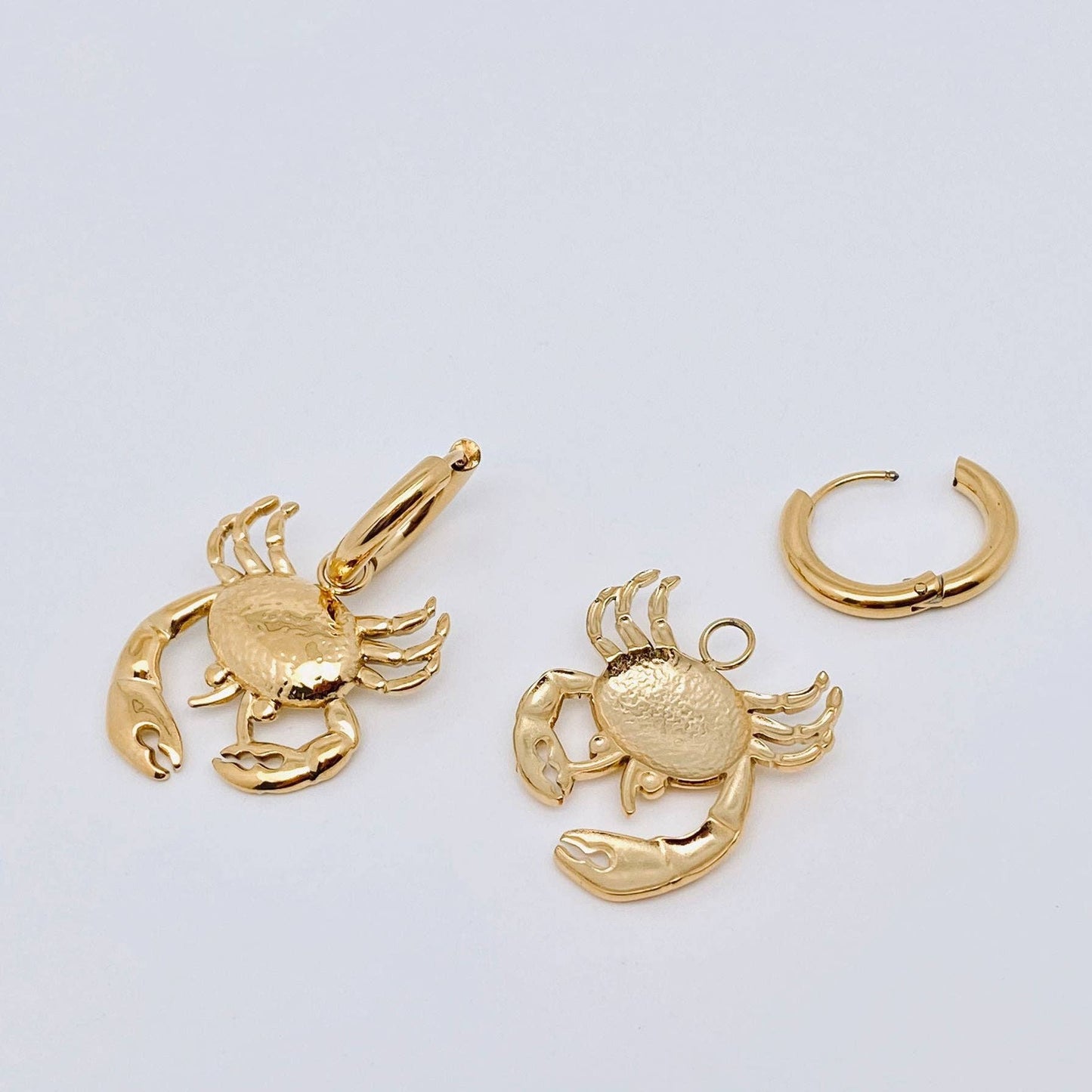 Crab Huggie Earrings - Vintage MC