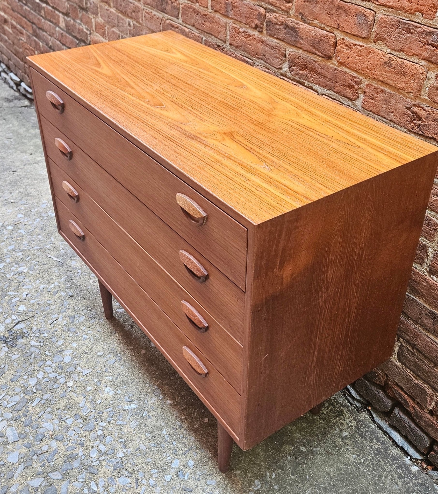 Danish Teak 4 - Drawer Dresser 052ST5005 - Vintage MC