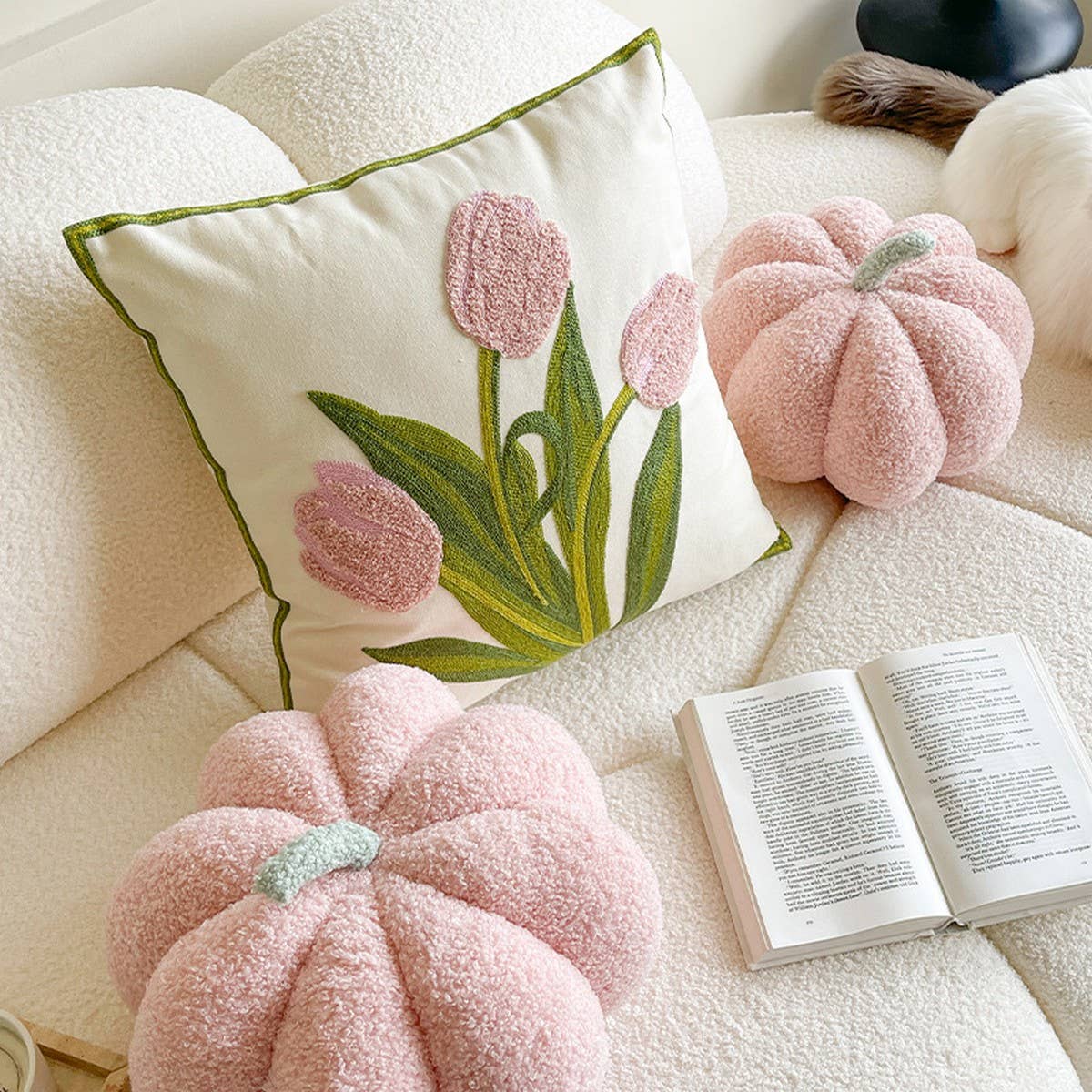 Tulip Pillow