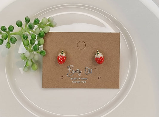 3D MINI STRAWBERRY POST EARRINGS.