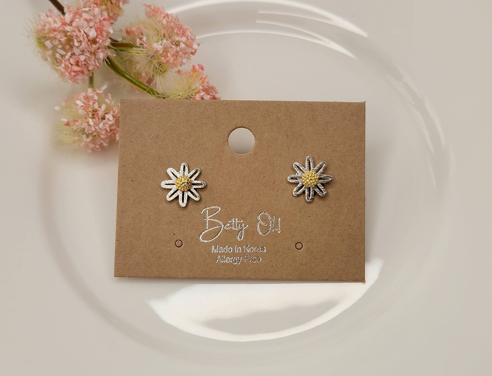 Daisy Post Earring