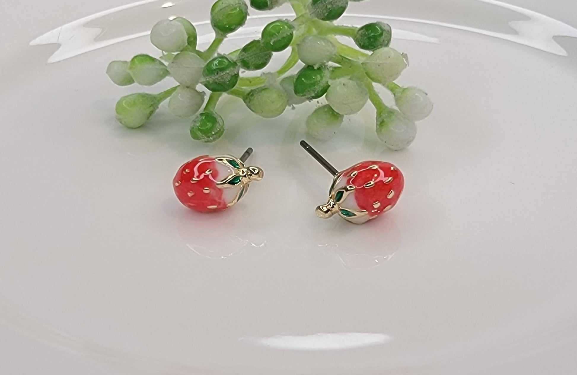 3D MINI STRAWBERRY POST EARRINGS.