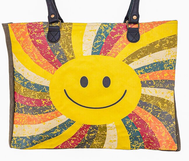 HB000530 Groovy Smile Market Tote - Vintage MC