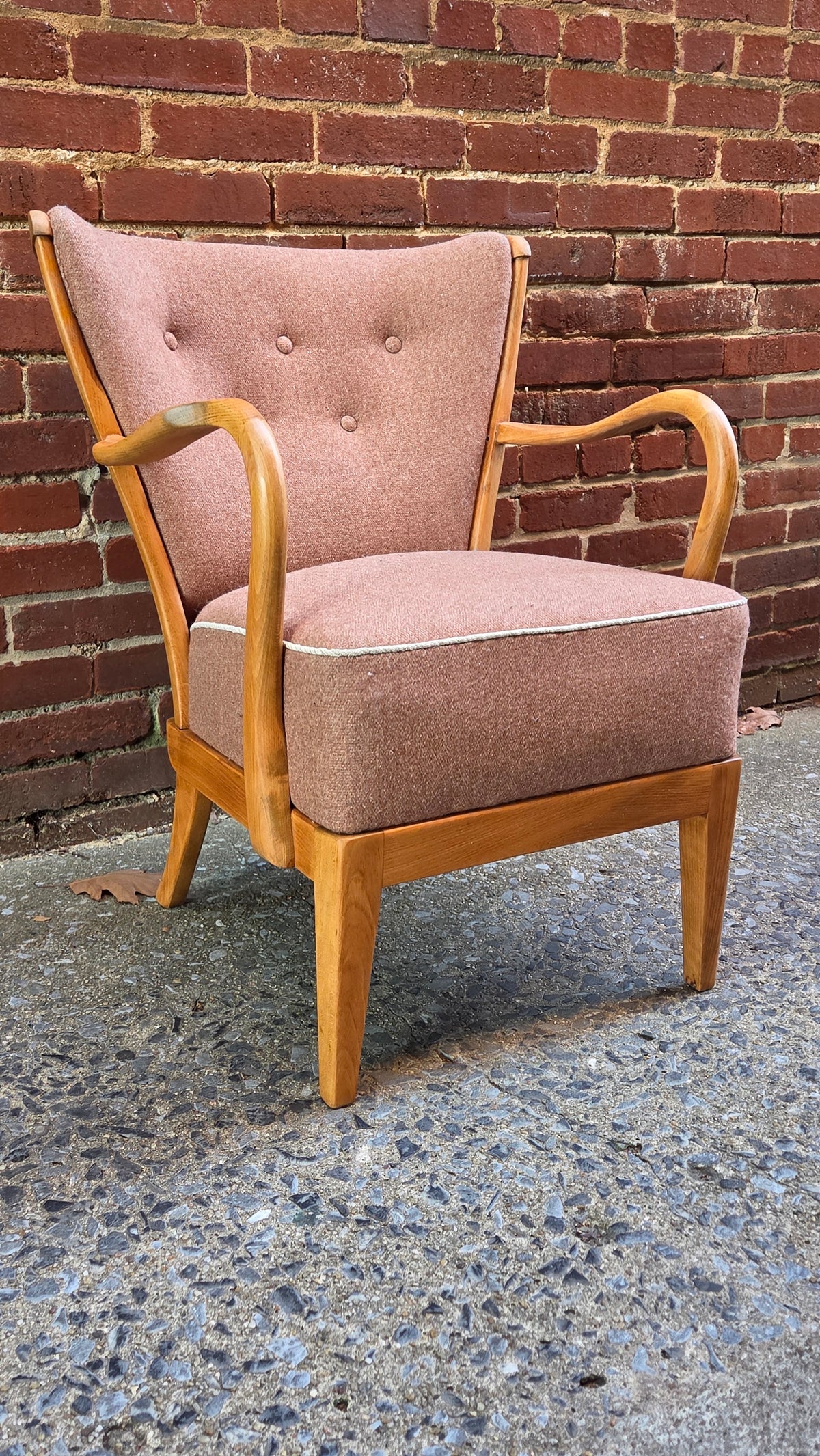Pink Lounge Chair - LOC052014