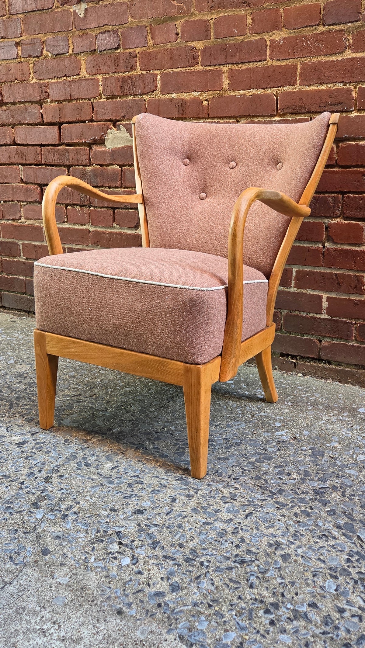 Pink Lounge Chair - LOC052014
