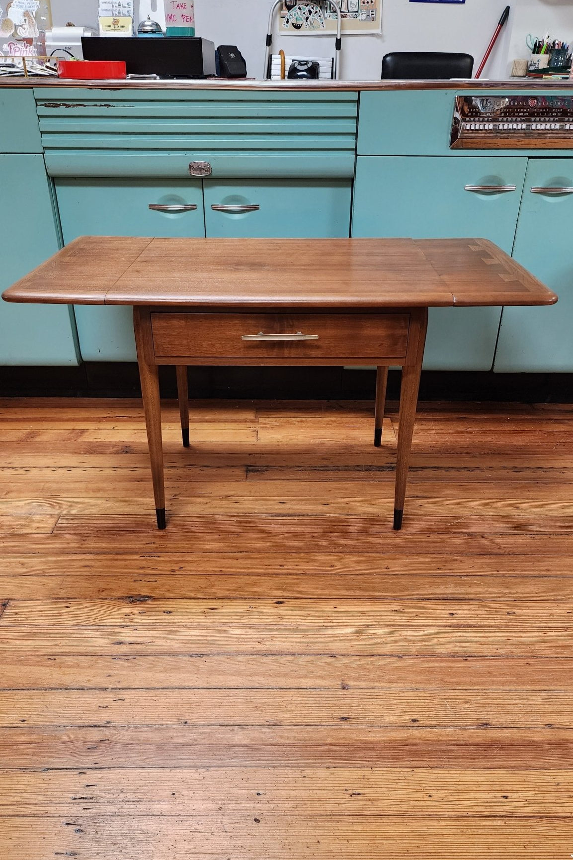 Lane Acclaim Drop Leaf Side Table - Vintage MC