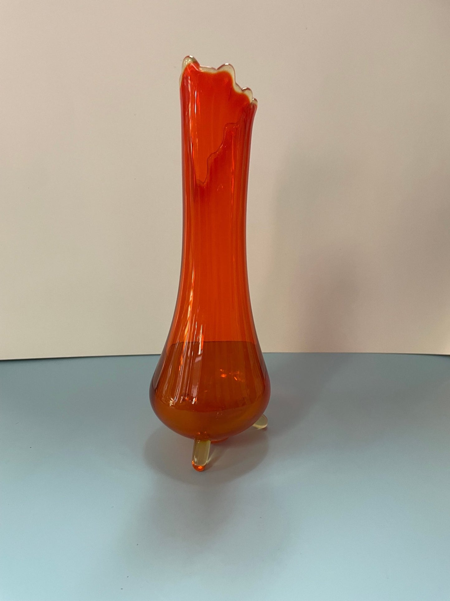 LE Smith 3 Toed Swung Glass Vase - Vintage MC