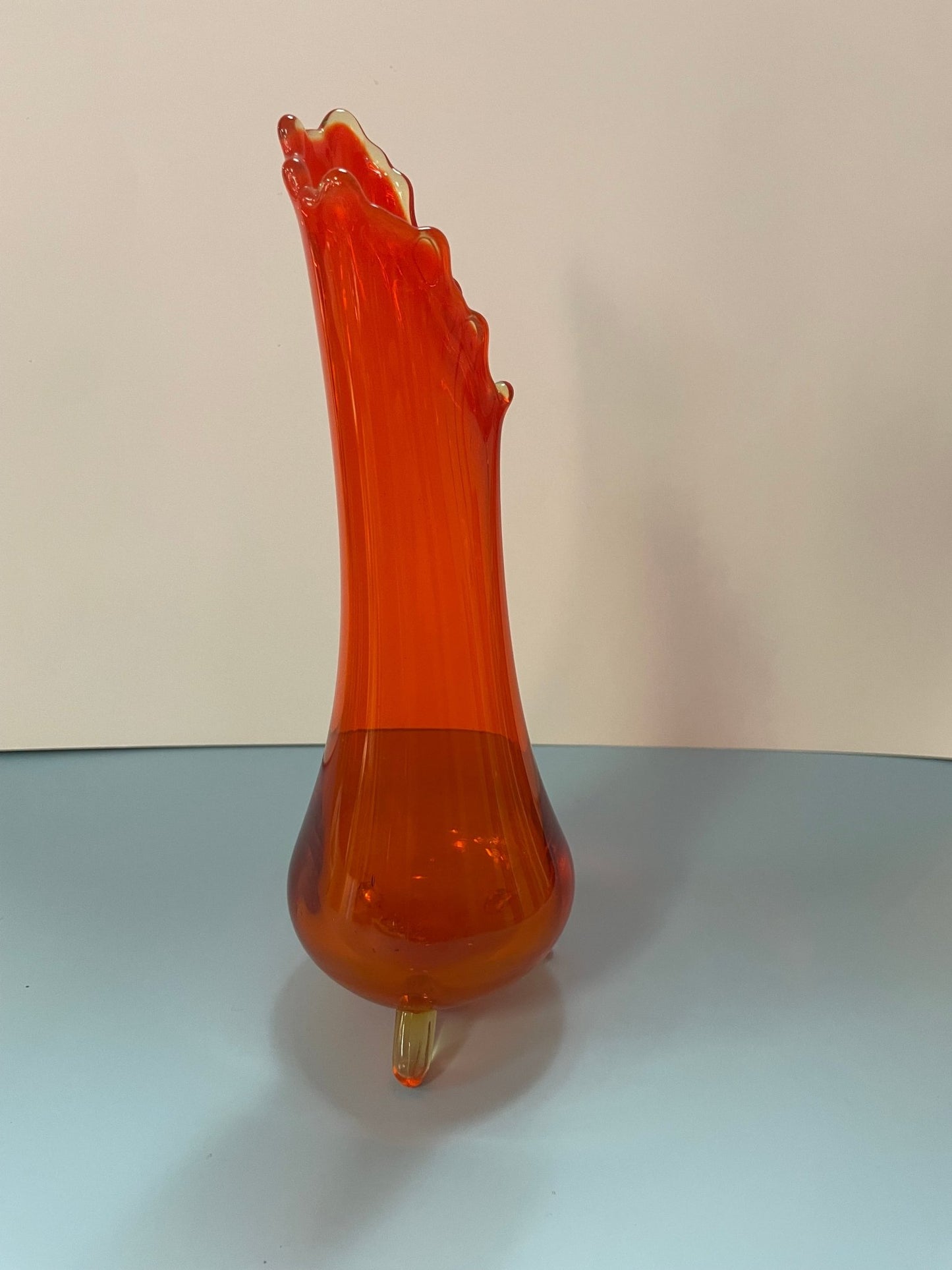 LE Smith 3 Toed Swung Glass Vase - Vintage MC