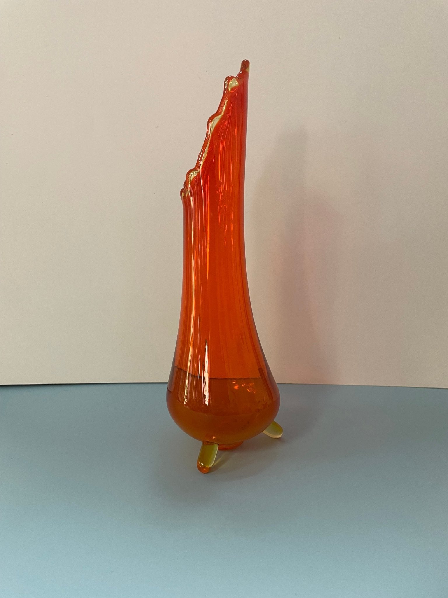 LE Smith 3 Toed Swung Glass Vase - Vintage MC