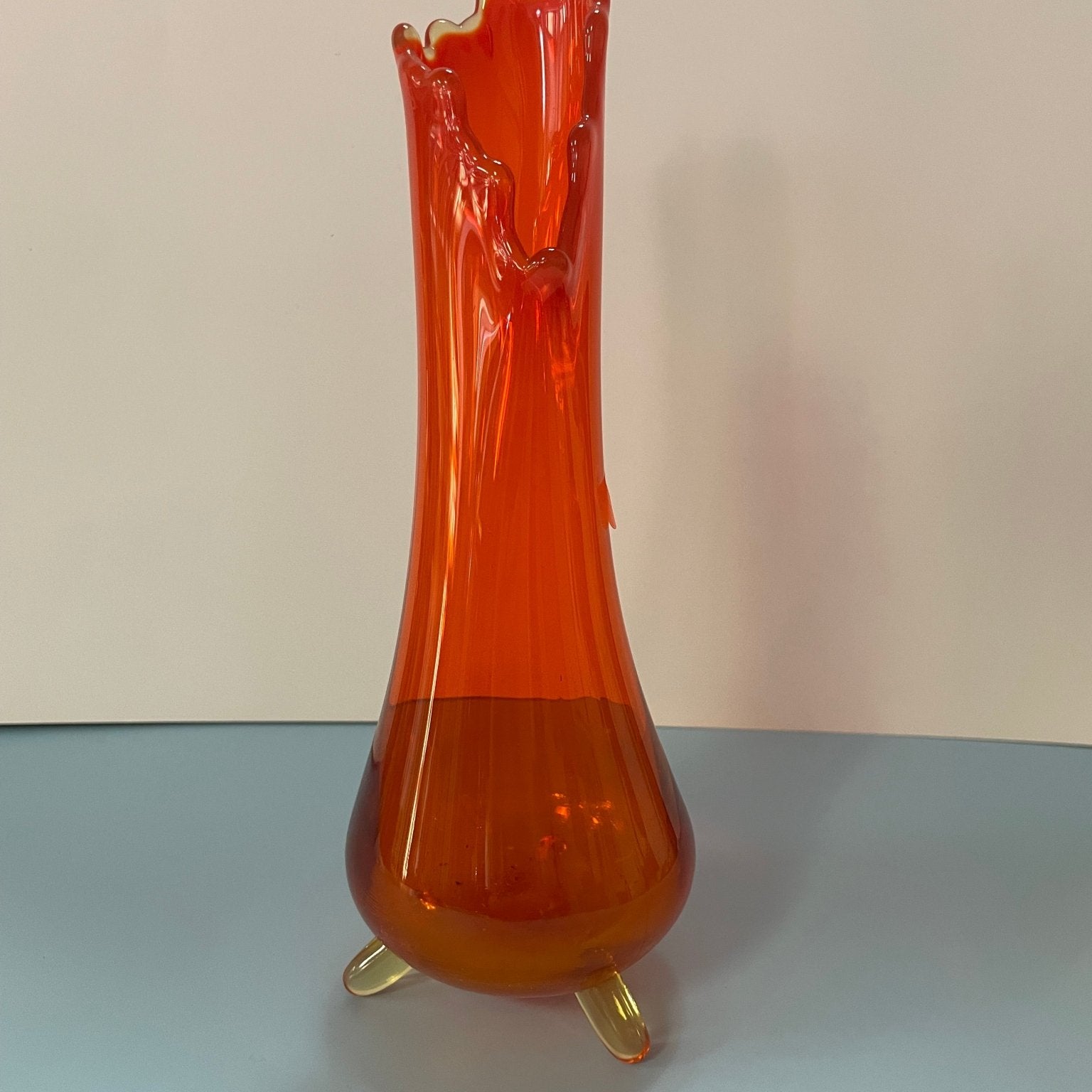 LE Smith 3 Toed Swung Glass Vase - Vintage MC