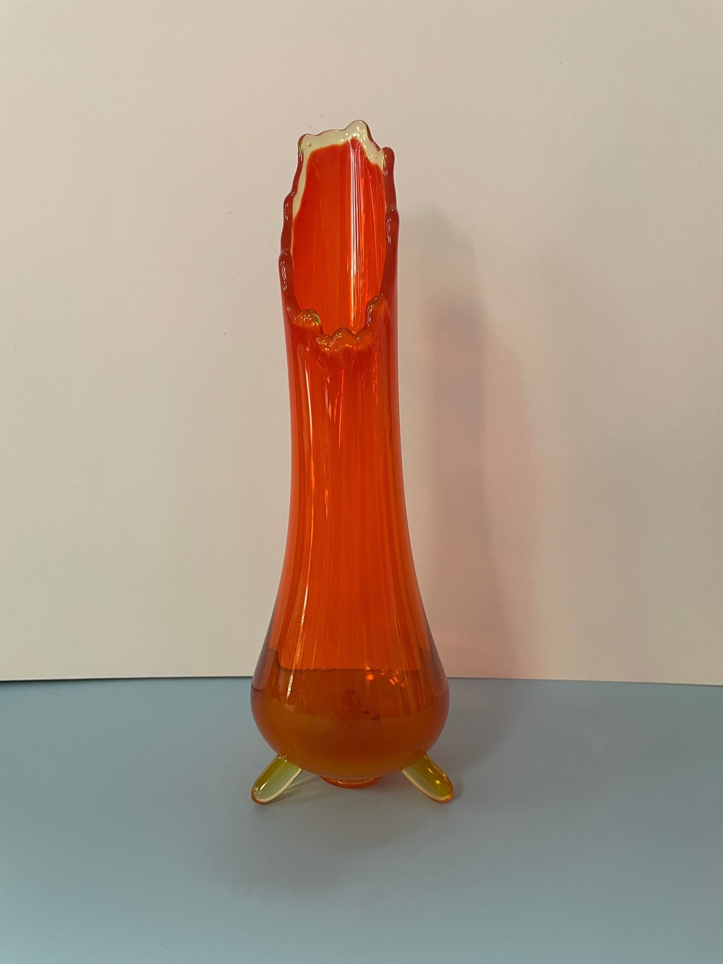 LE Smith 3 Toed Swung Glass Vase - Vintage MC