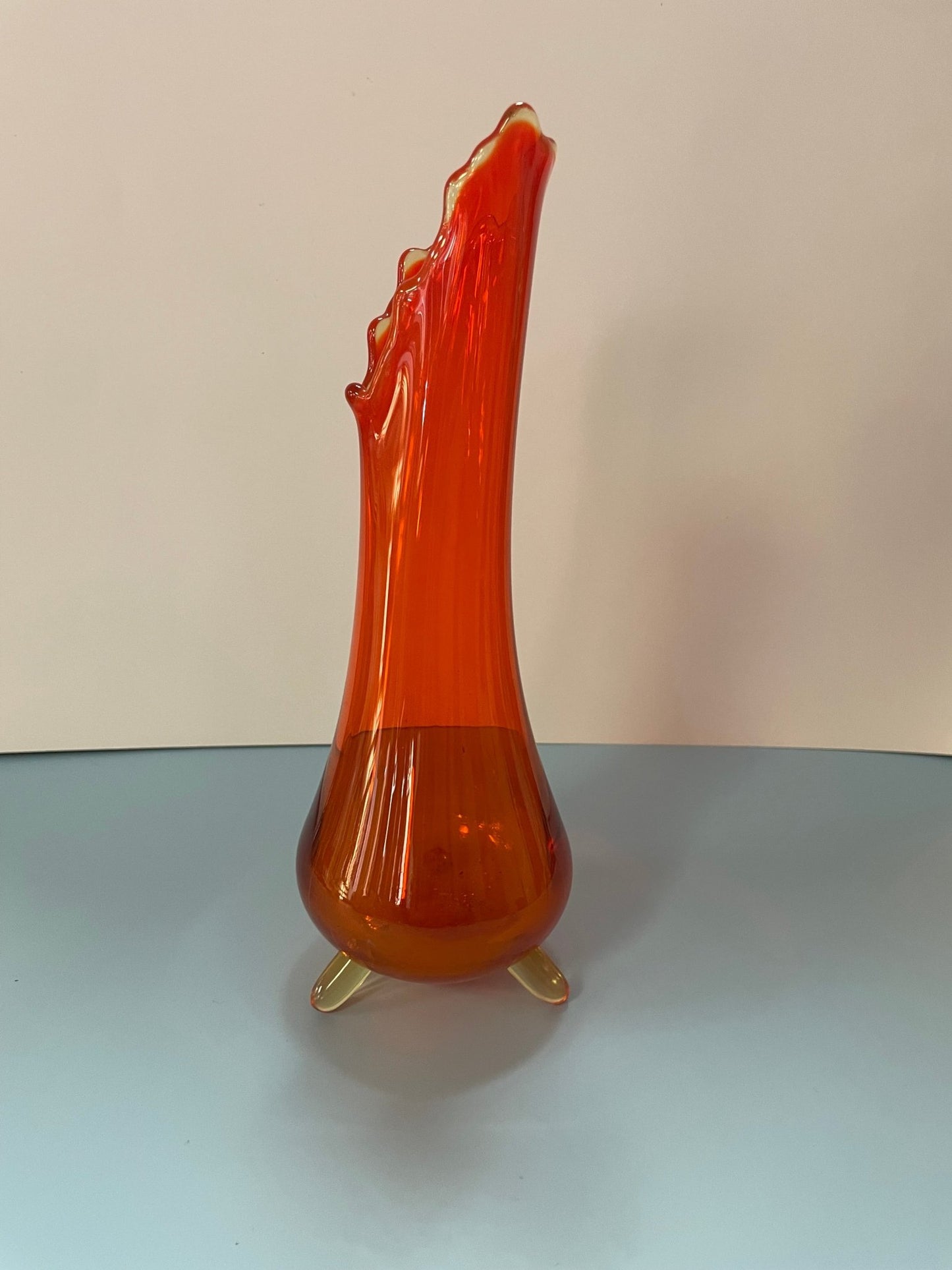LE Smith 3 Toed Swung Glass Vase - Vintage MC