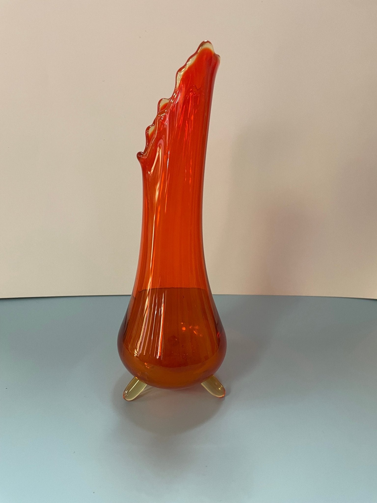 LE Smith 3 Toed Swung Glass Vase - Vintage MC