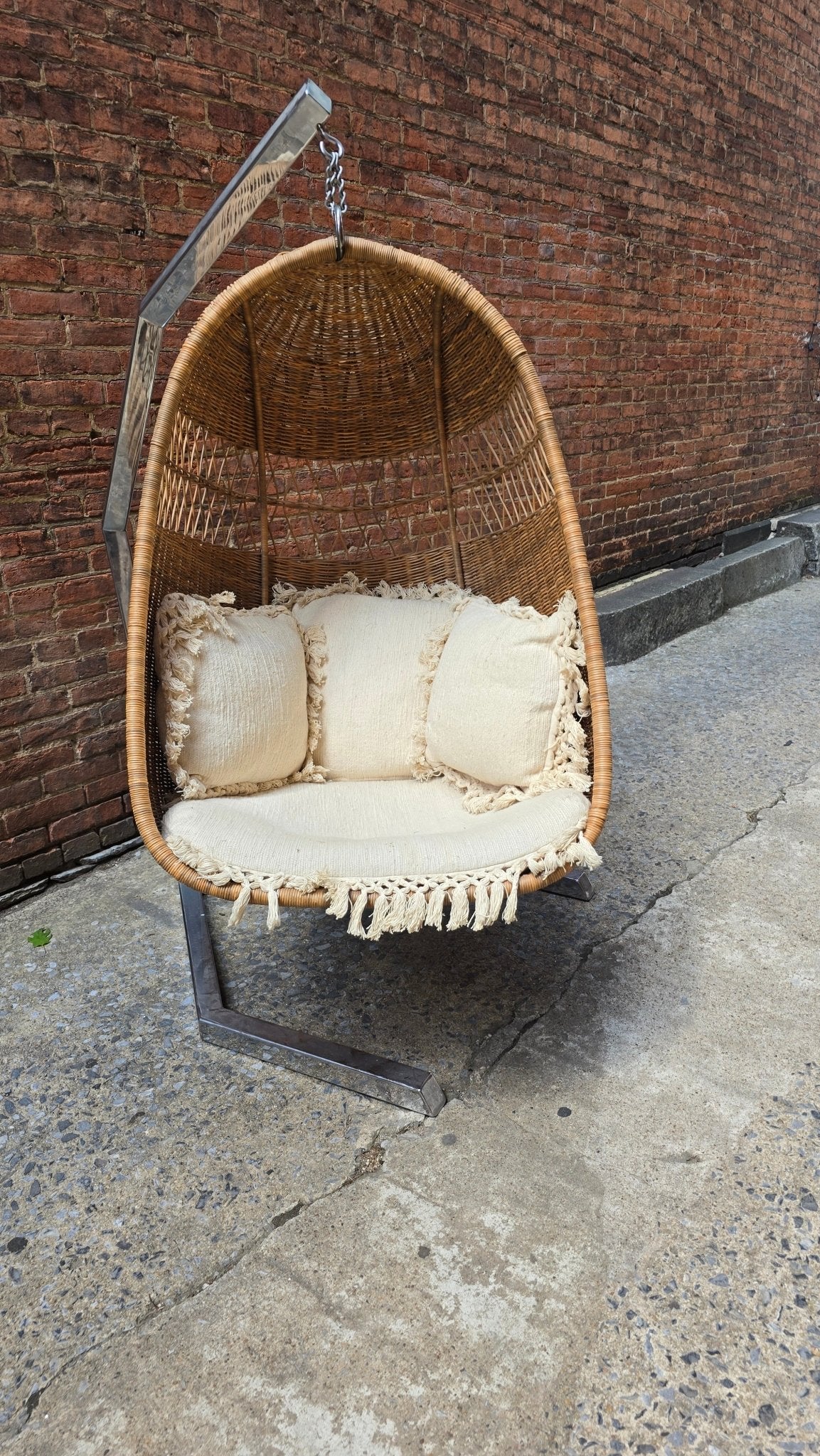 Rattan Hanging Egg Chair - Vintage MC