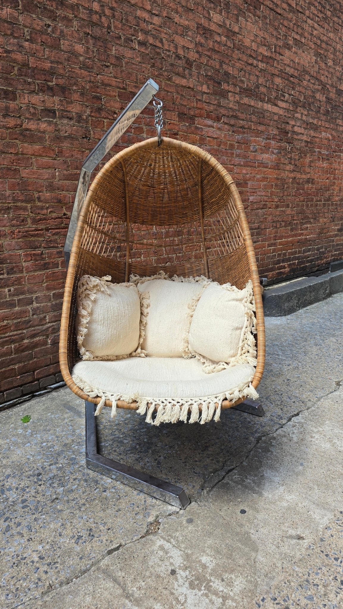 Rattan Hanging Egg Chair - Vintage MC
