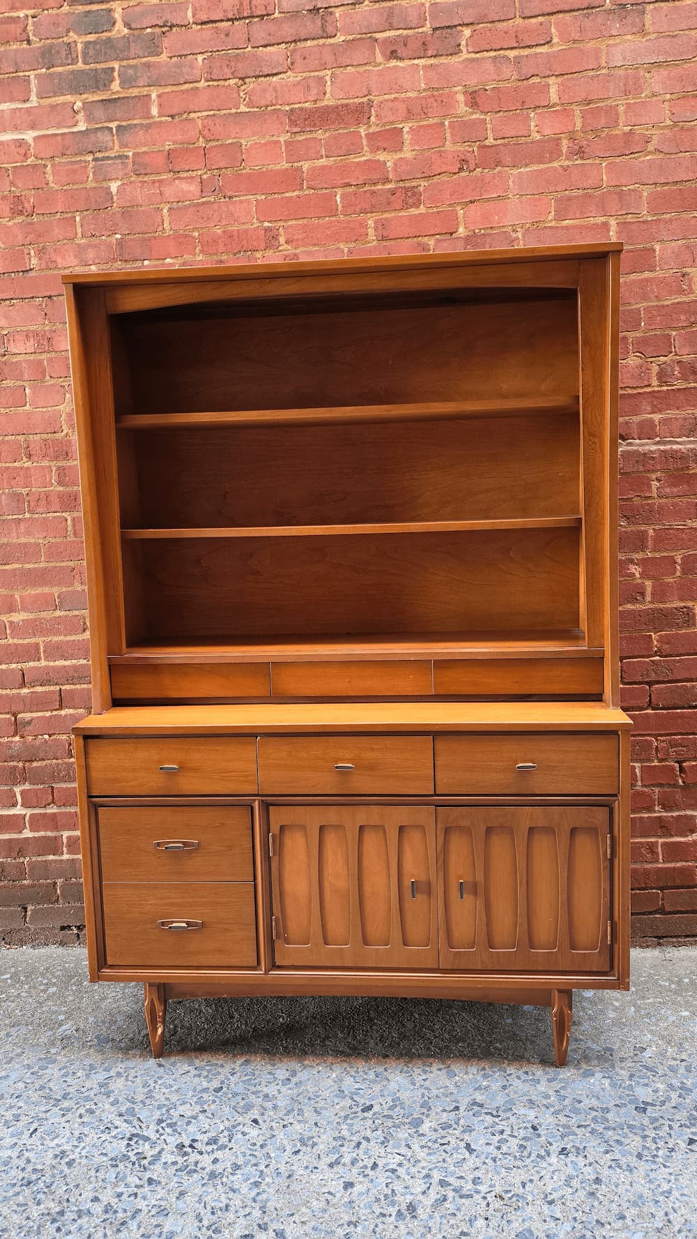 Mainline by Hooker China Hutch