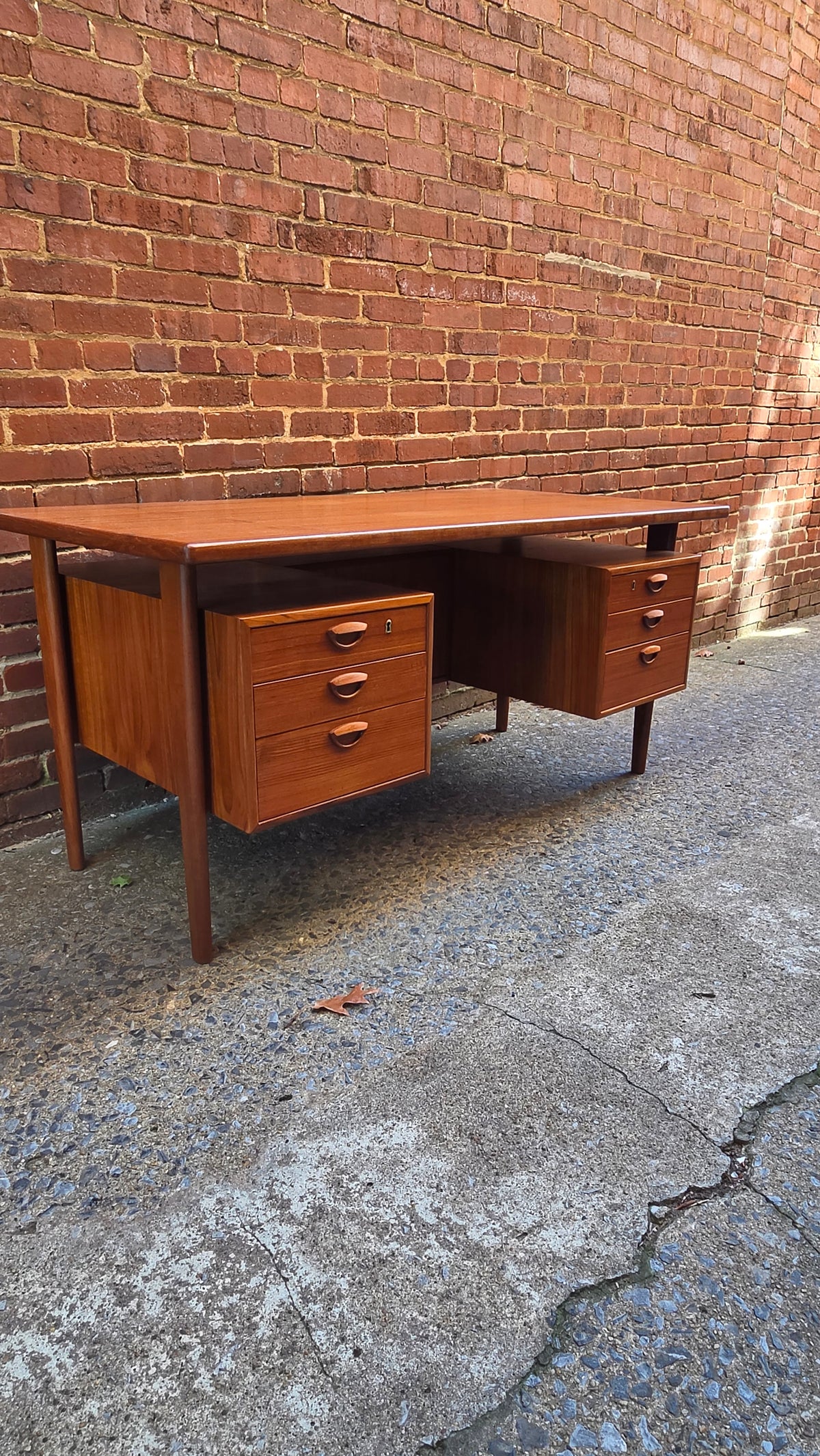 Kai Kristiansen Floating Top Desk