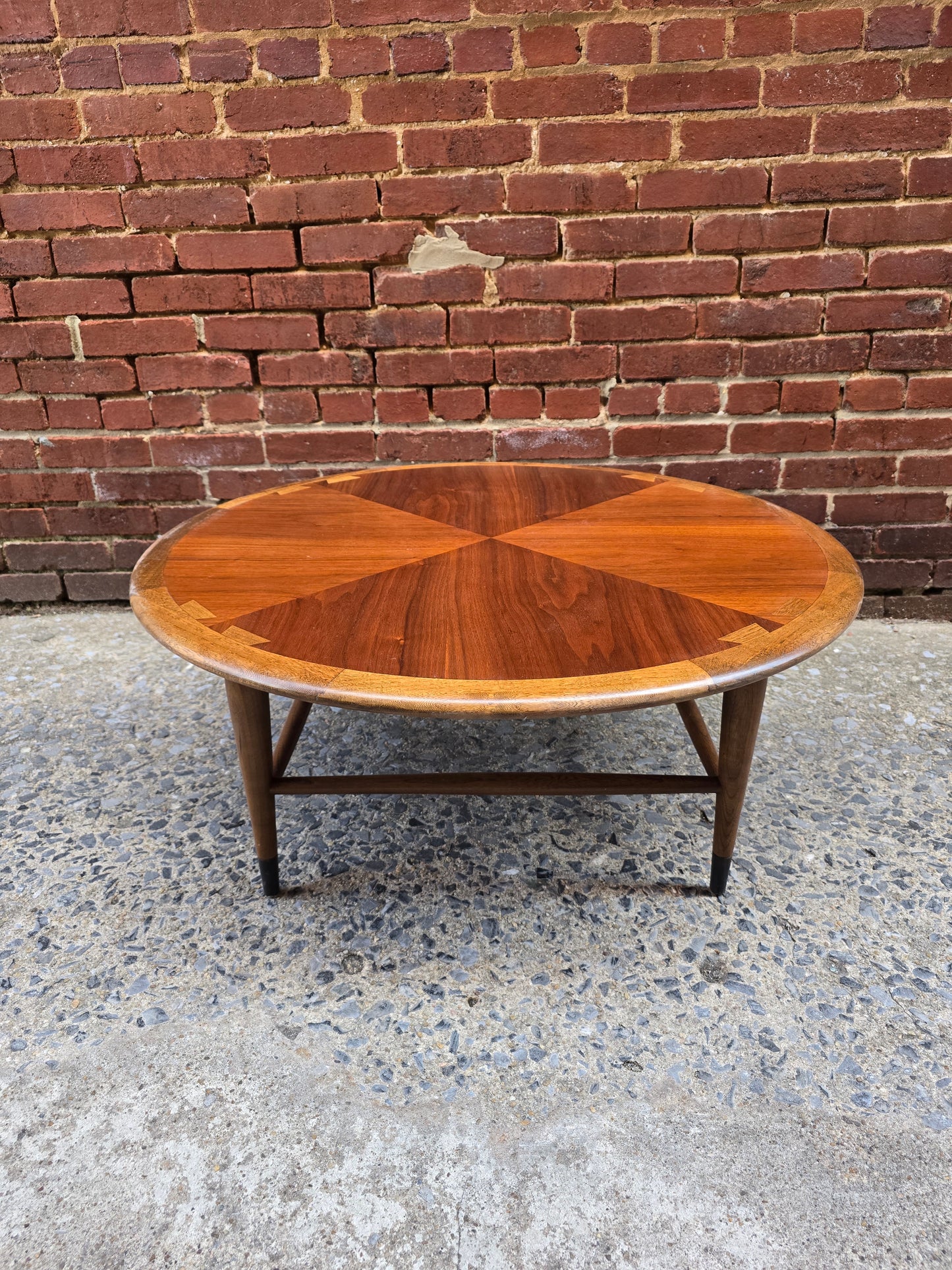 Lane Acclaim Round Coffee Table