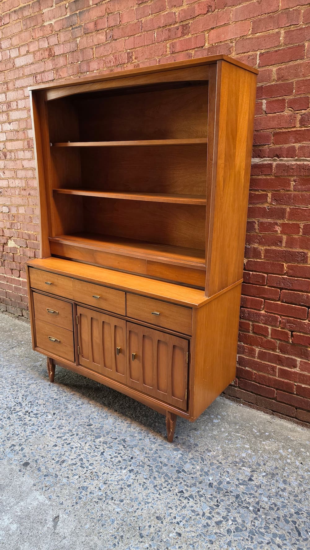 Mainline by Hooker China Hutch