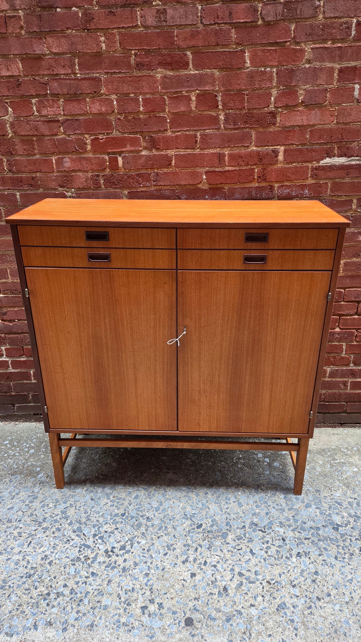 Teak Tall Cabinet TADR-0526-004