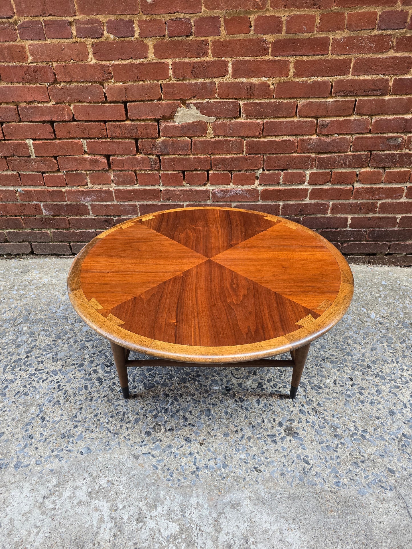 Lane Acclaim Round Coffee Table