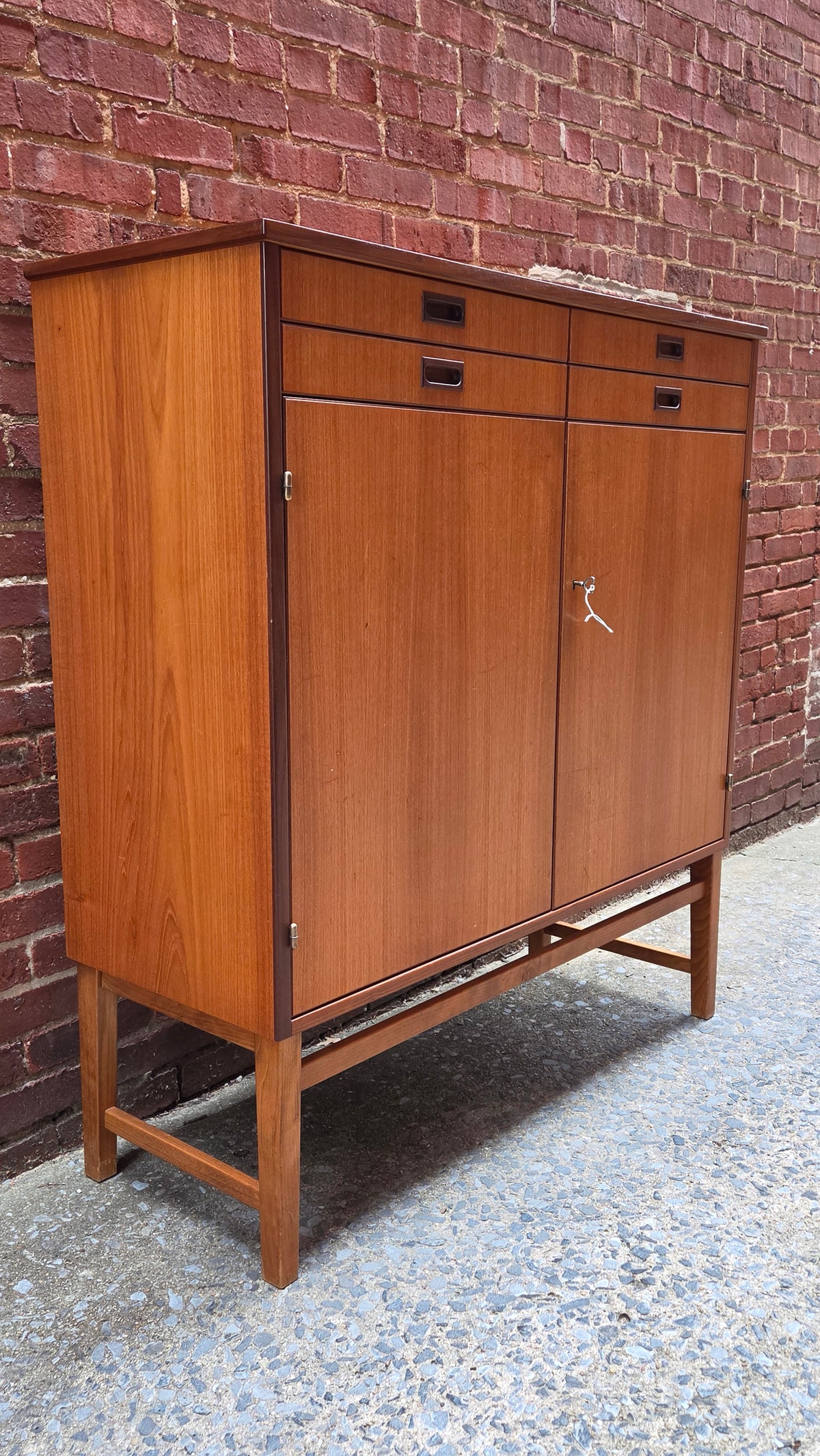 Teak Tall Cabinet TADR-0526-004