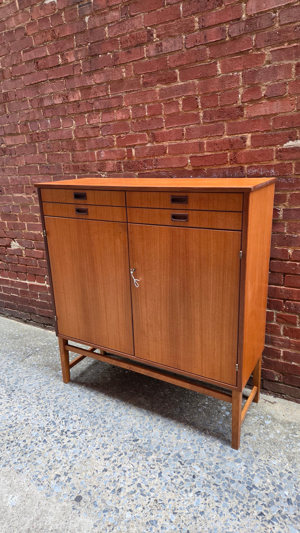 Teak Tall Cabinet TADR-0526-004