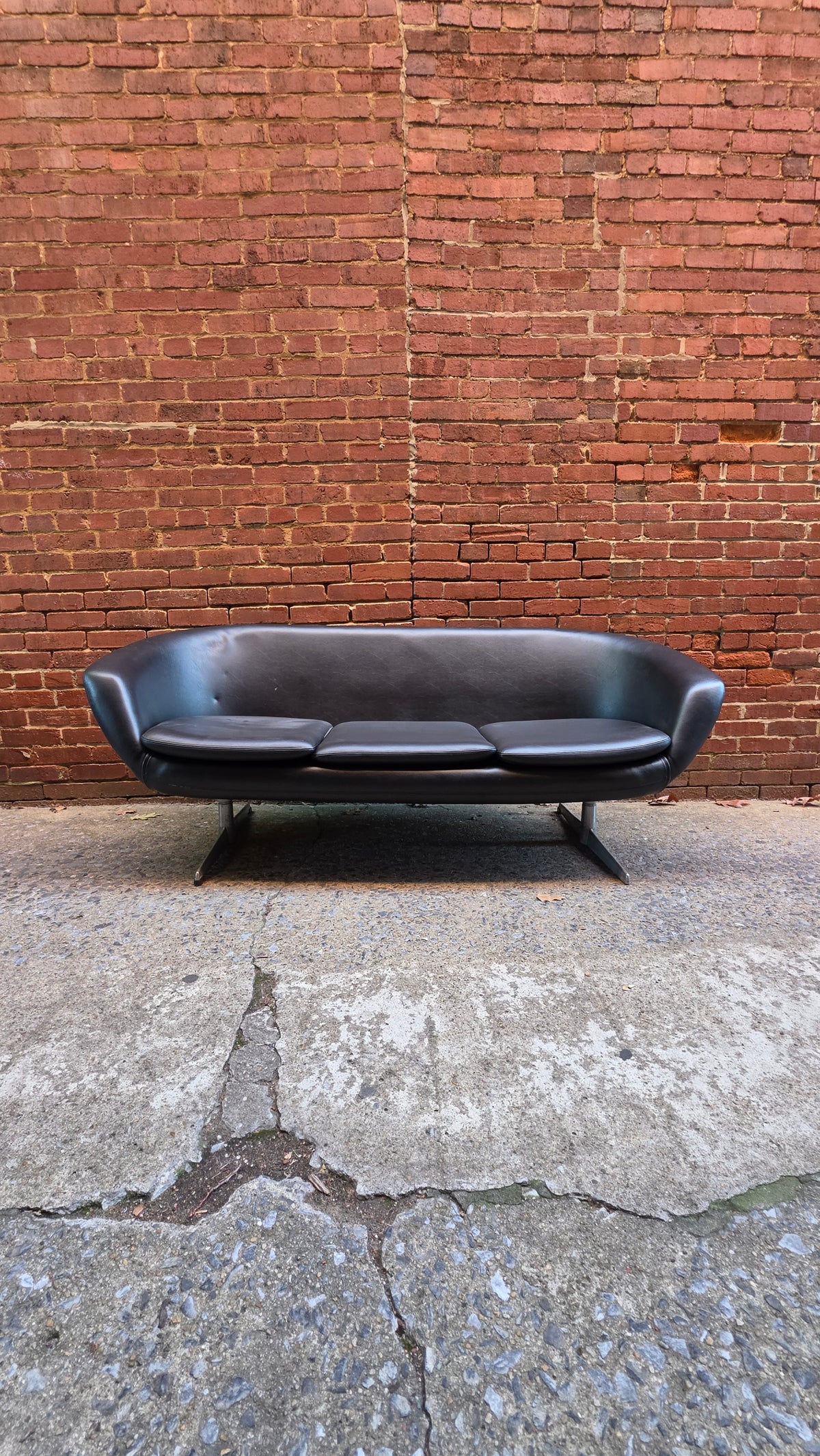 Overmann Sofa
