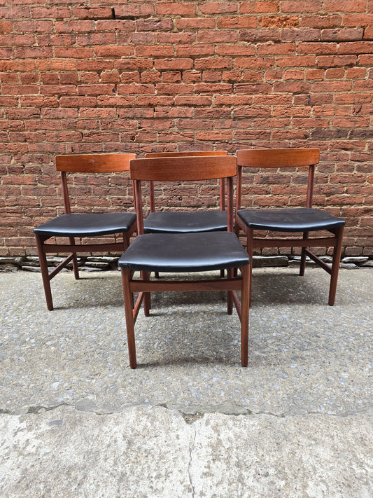 Set of 4 Danish Chairs 012604