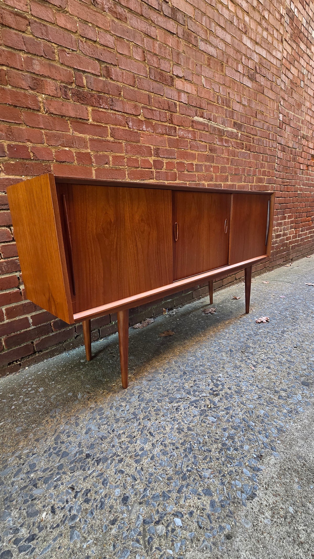 Danish Credenza 0526003 3 doors