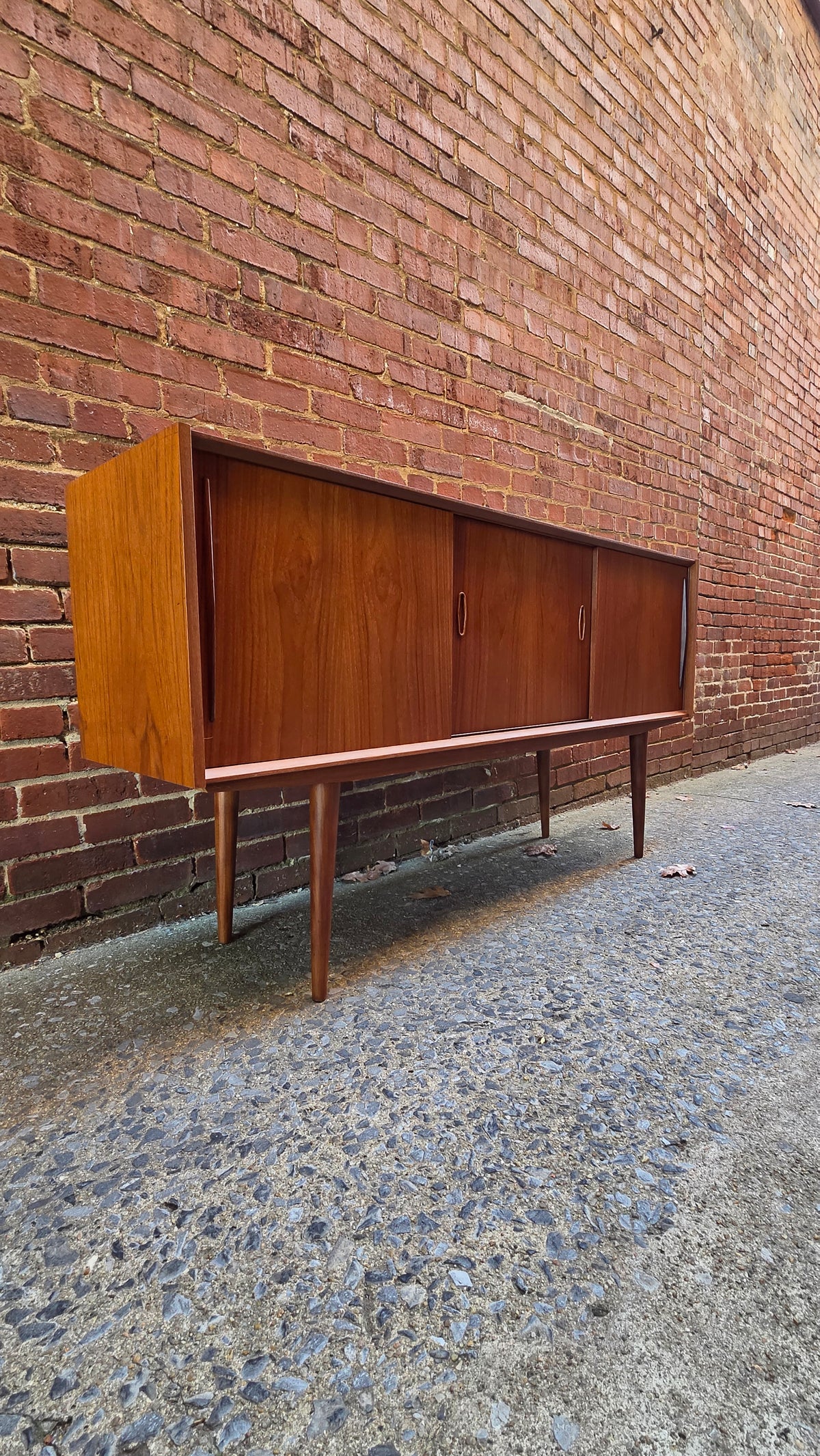 Danish Credenza 0526003 3 doors