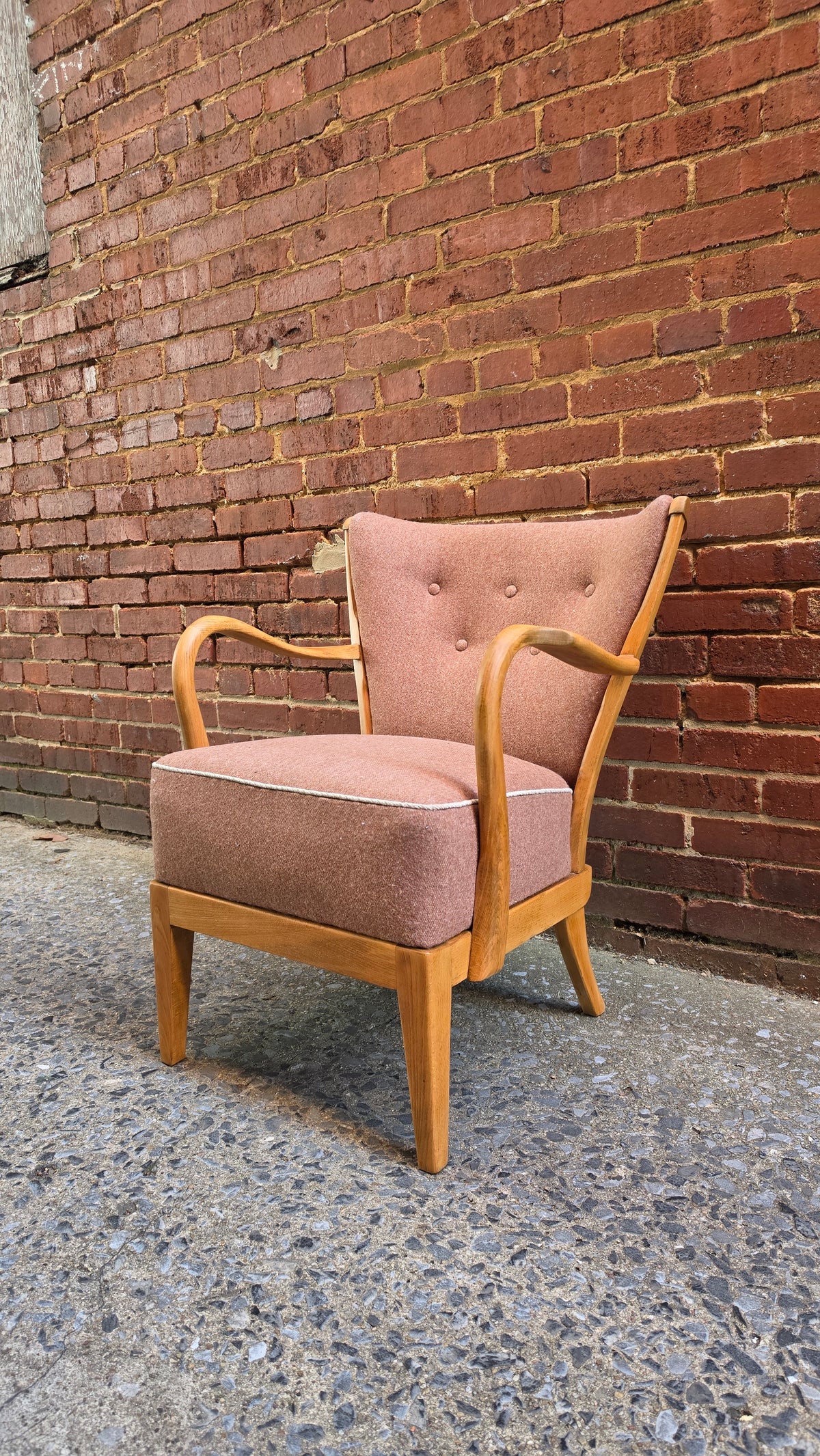 Pink Lounge Chair - LOC052014