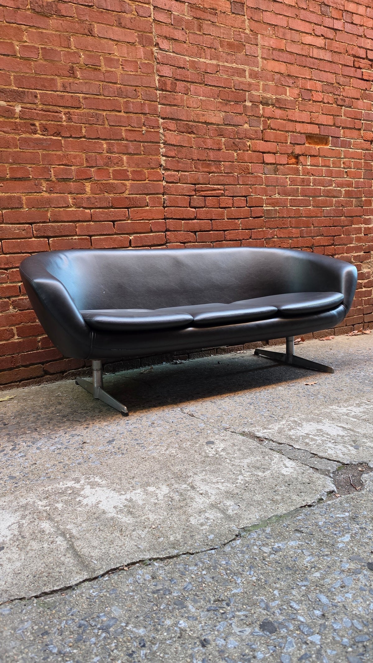Overmann Sofa
